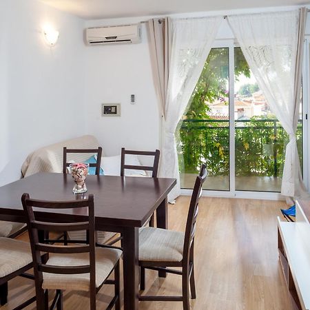 Apartments Leut 80M From The Sea Podgora Dış mekan fotoğraf
