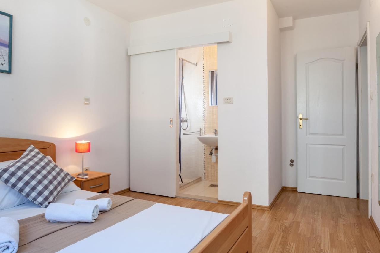 Apartments Leut 80M From The Sea Podgora Oda fotoğraf