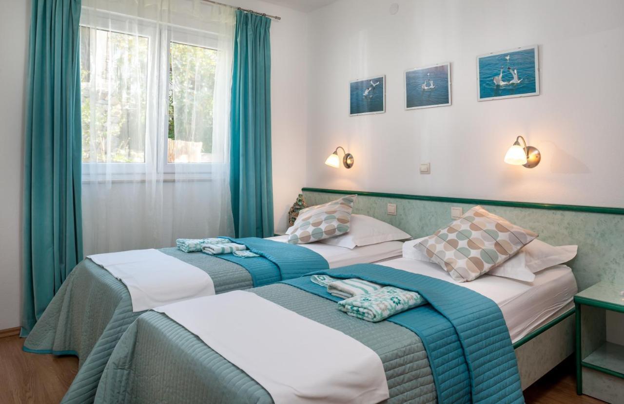 Apartments Leut 80M From The Sea Podgora Oda fotoğraf