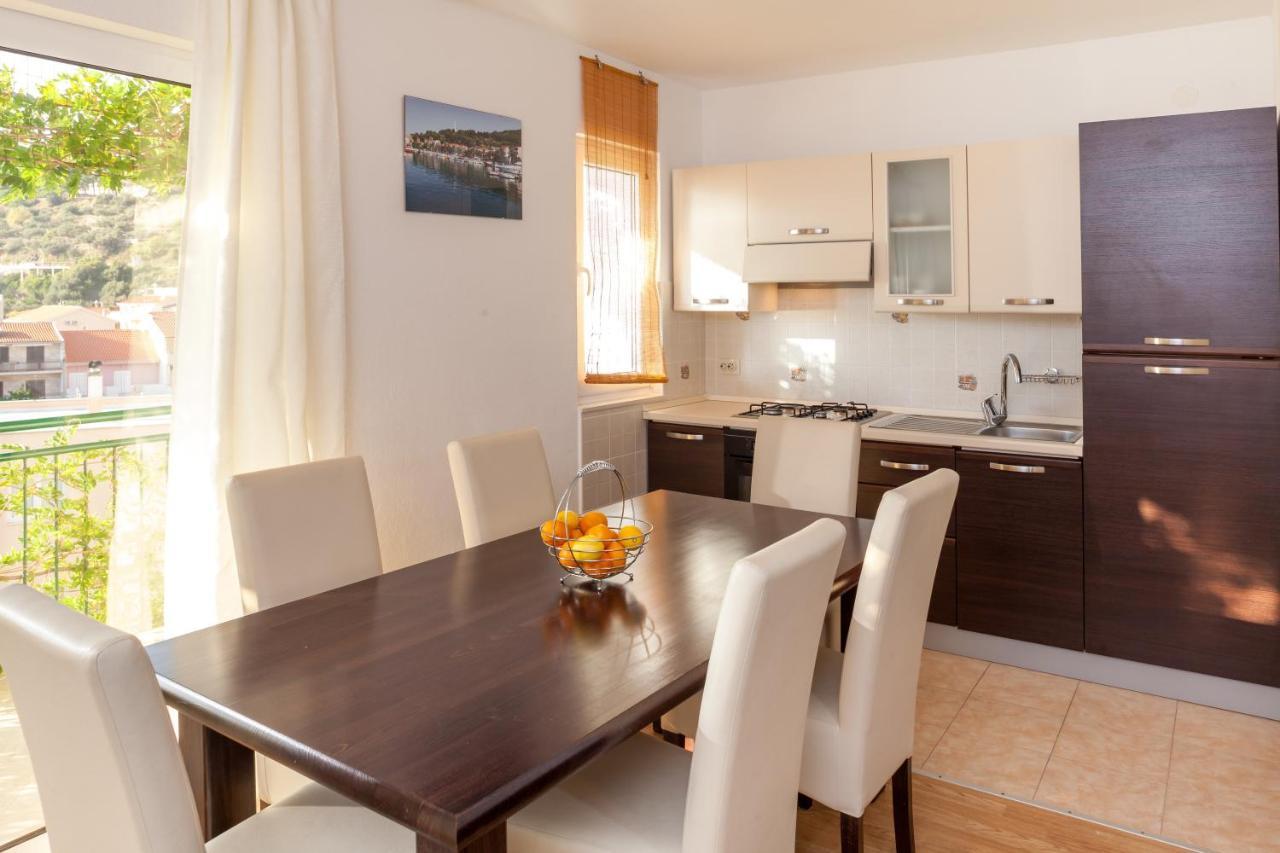 Apartments Leut 80M From The Sea Podgora Oda fotoğraf