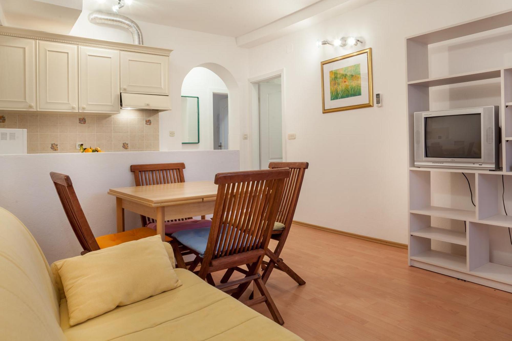 Apartments Leut 80M From The Sea Podgora Oda fotoğraf