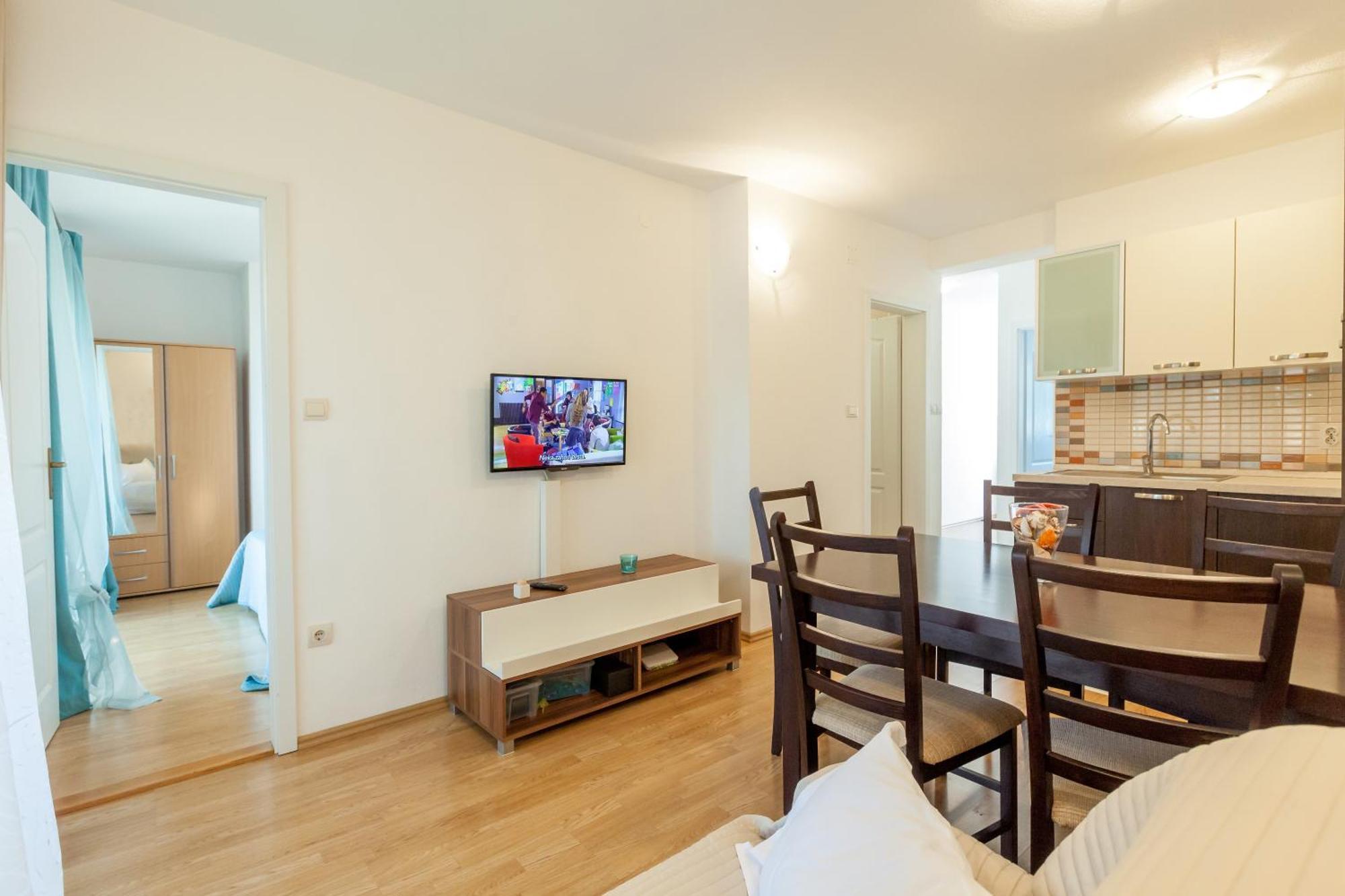 Apartments Leut 80M From The Sea Podgora Oda fotoğraf