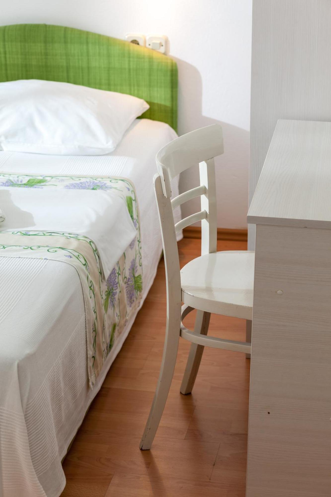 Apartments Leut 80M From The Sea Podgora Oda fotoğraf