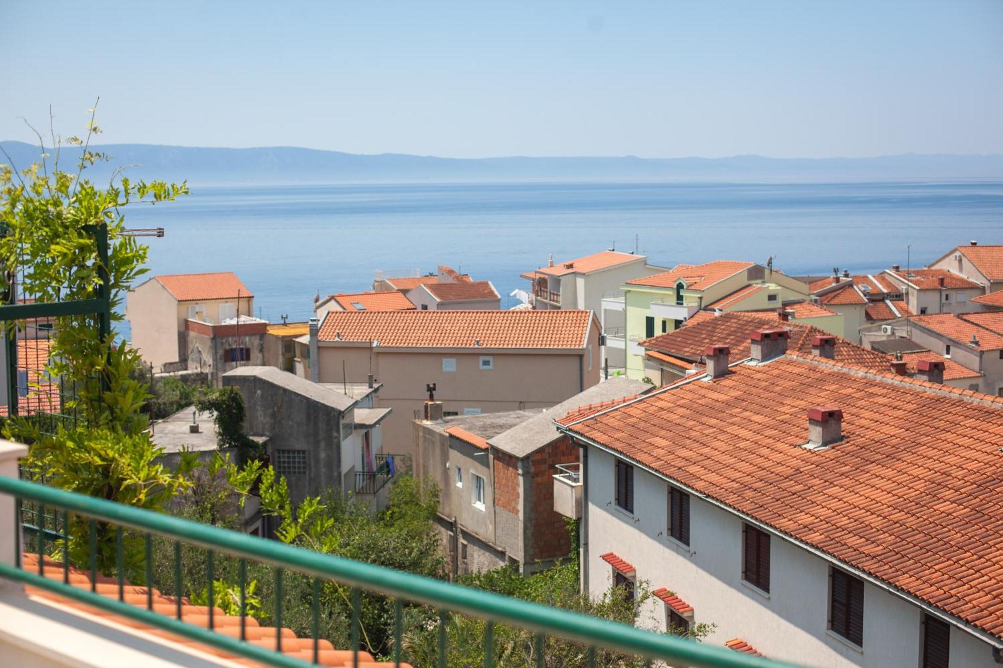Apartments Leut 80M From The Sea Podgora Oda fotoğraf