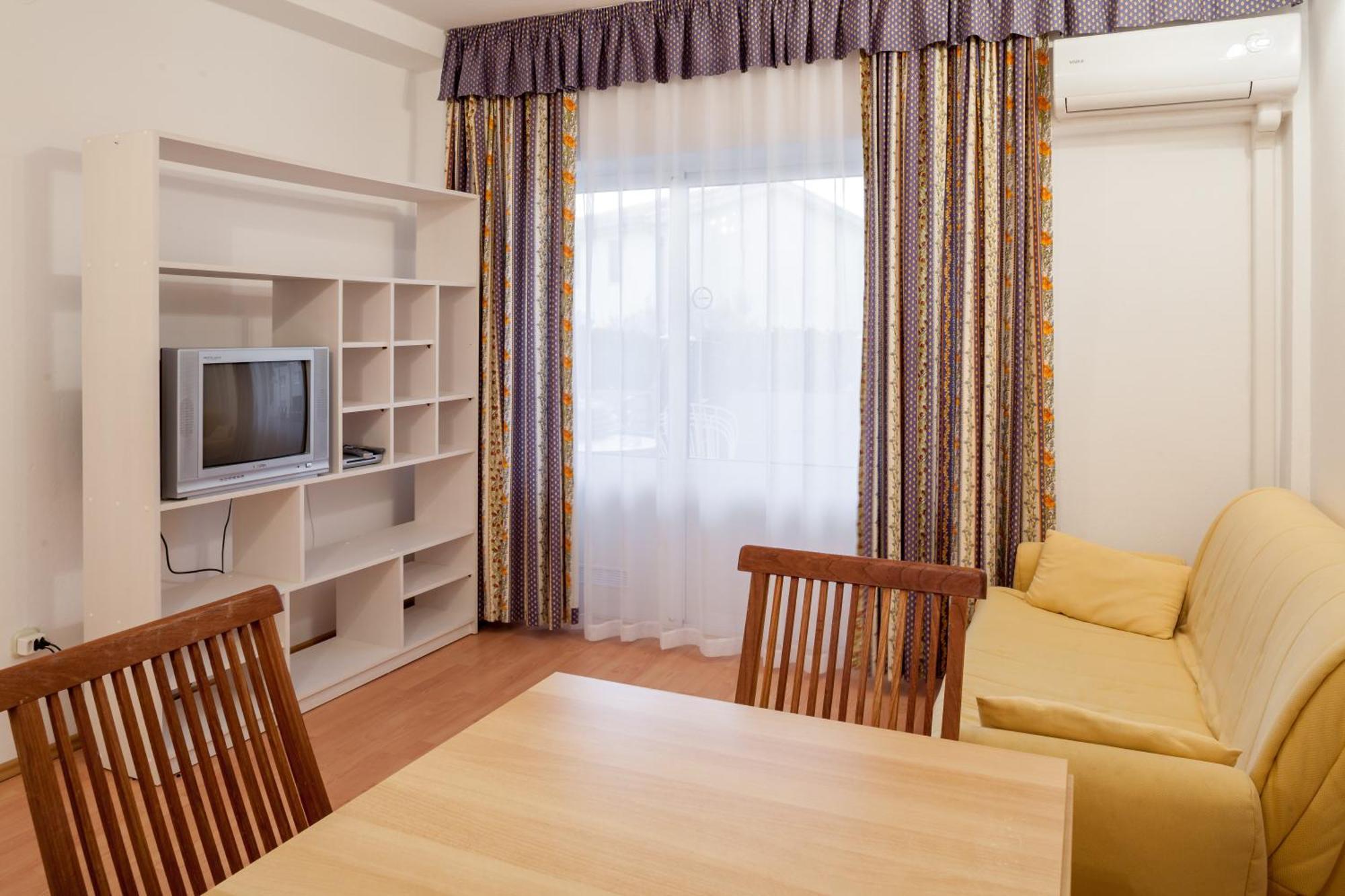 Apartments Leut 80M From The Sea Podgora Oda fotoğraf