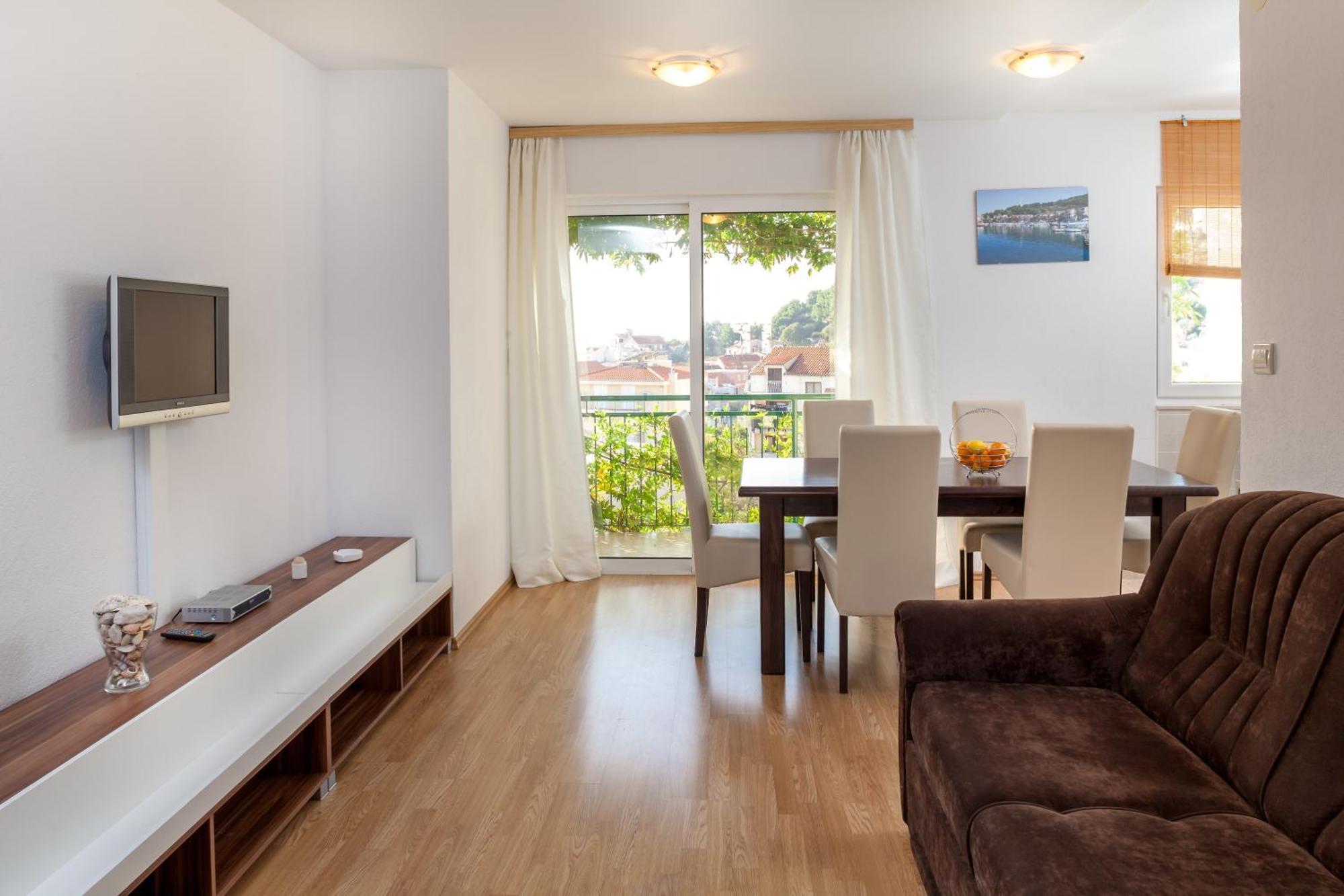 Apartments Leut 80M From The Sea Podgora Oda fotoğraf