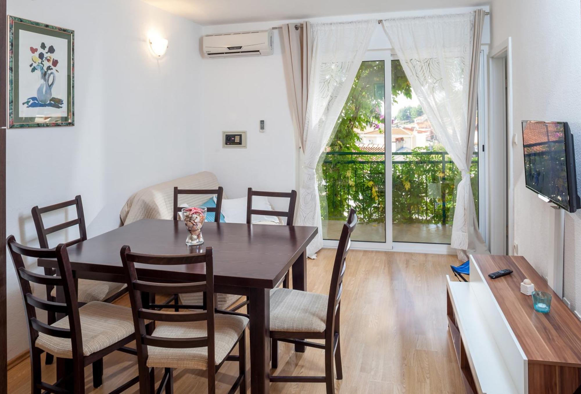 Apartments Leut 80M From The Sea Podgora Dış mekan fotoğraf
